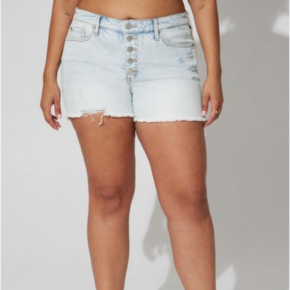 torrid Pants - BOGO 𝒯𝑜𝓇𝓇𝒾𝒹 𝒩𝒲𝒯 3.5 𝐼𝓃𝒸𝒽 𝒟𝑒𝓃𝒾𝓂 𝑀𝒾𝒹-𝑅𝒾𝓈𝑒 𝒮𝒽𝑜𝓇𝓉